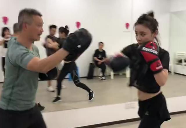 网传袁姗姗靠催吐维持身材!袁姗姗用行动霸气回应:要不要单挑!