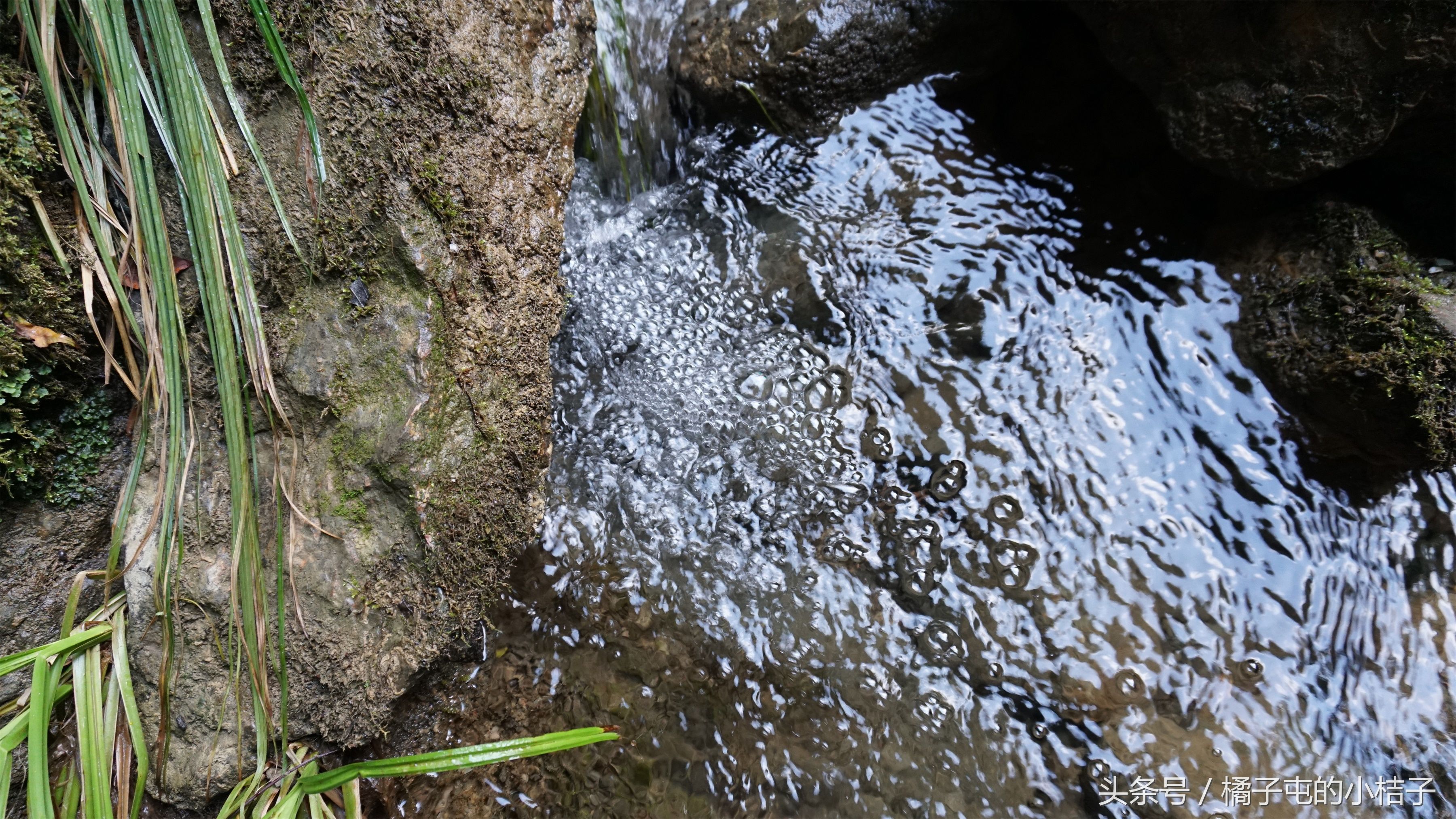 深山中隐藏的自然景观--地下暗河