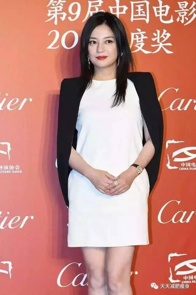 忽胖忽瘦的赵薇又瘦成了小燕子，这气球般的体质不动就能瘦?