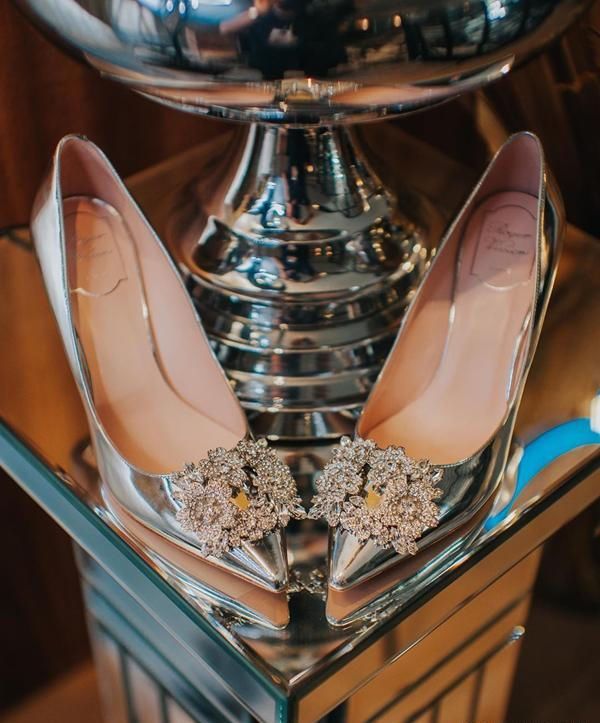 『杨颖』31岁男星奢华婚礼8层蛋糕悬空倒挂黄晓明杨颖婚礼也得黯然失色