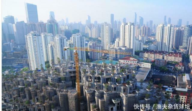  【建筑】上海又现在奇葩建筑 外形像座山种了1000棵树网友称“古