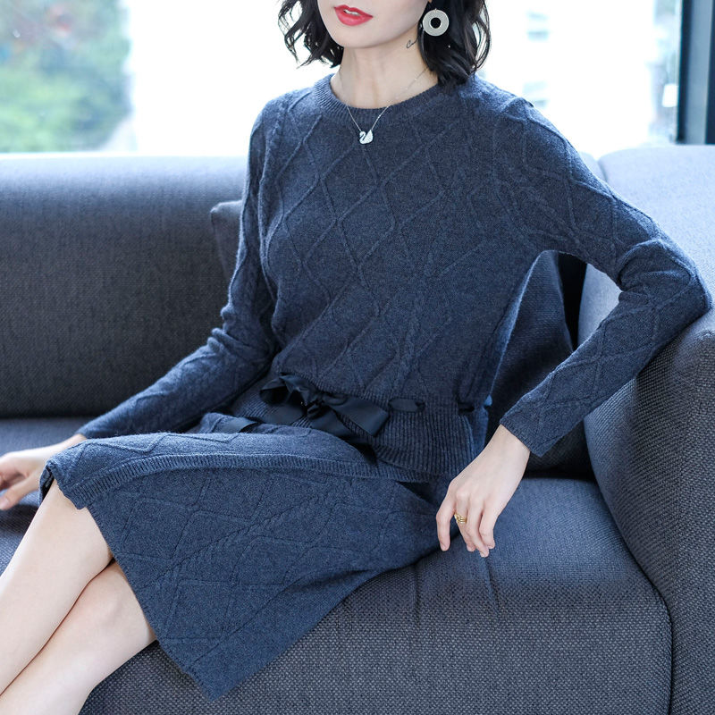 太美了!这才是50岁女人该穿的，赶紧把衣柜里的妈妈装都扔了