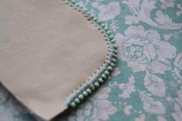 锁边珠绣的手工制作教程，让整体衣服更加时尚高贵，收藏起来