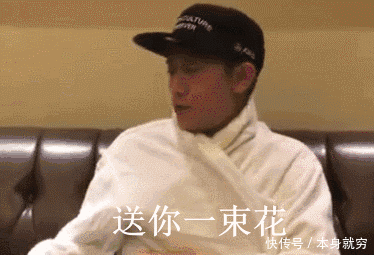 何炅穿越人群拥抱谢娜