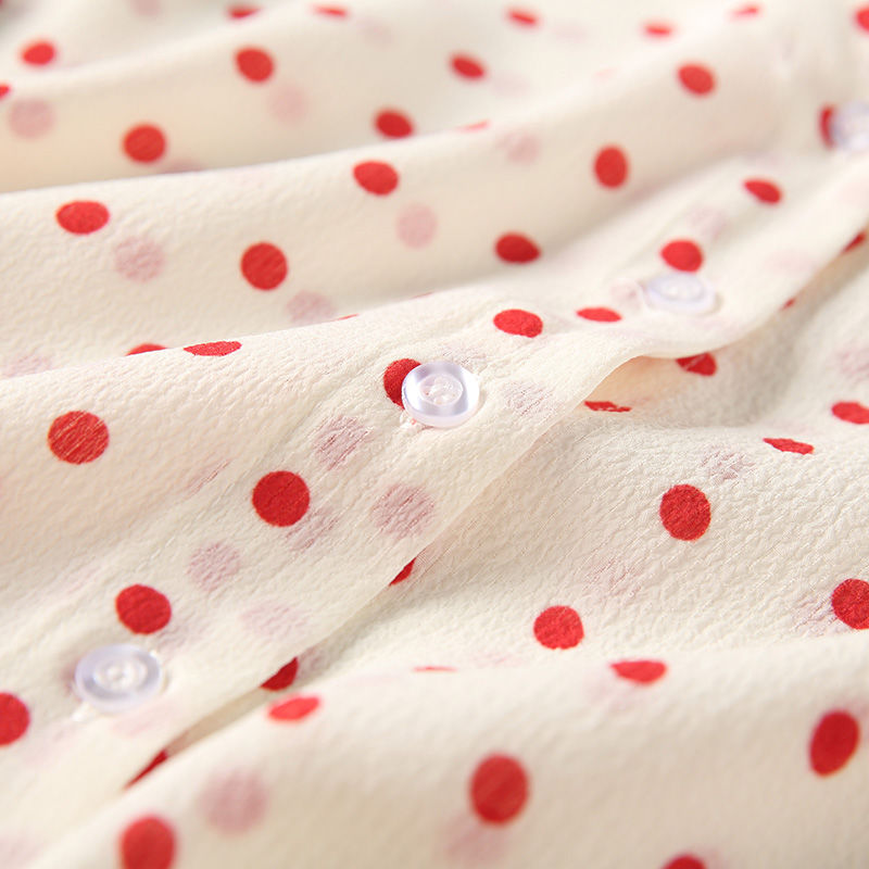 现在就属小香风套装最火爆,比连衣裙保暖又好看