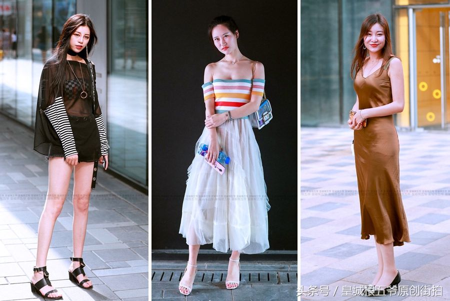 街拍:仲夏时节这样打扮既可爱又有小女人味