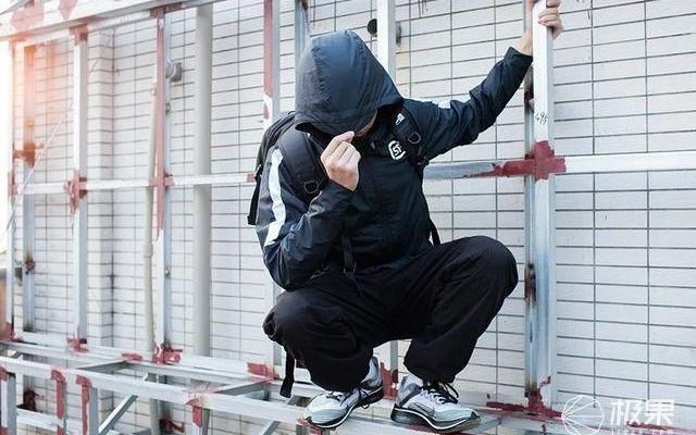 饿了么又出新设计，外卖小哥都穿得比我潮！