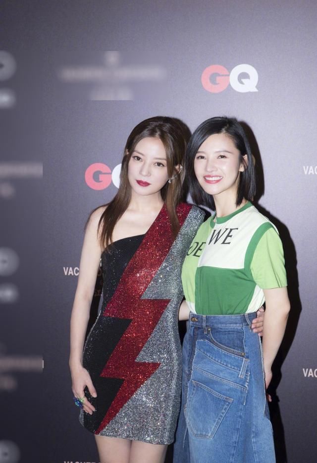 赵薇瘦了穿紧身裙出席活动,网友:身材好任性啊!