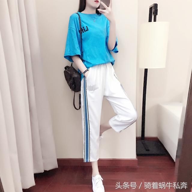 现在的妹子在健身房都这样穿，身材简直好到爆，太美了