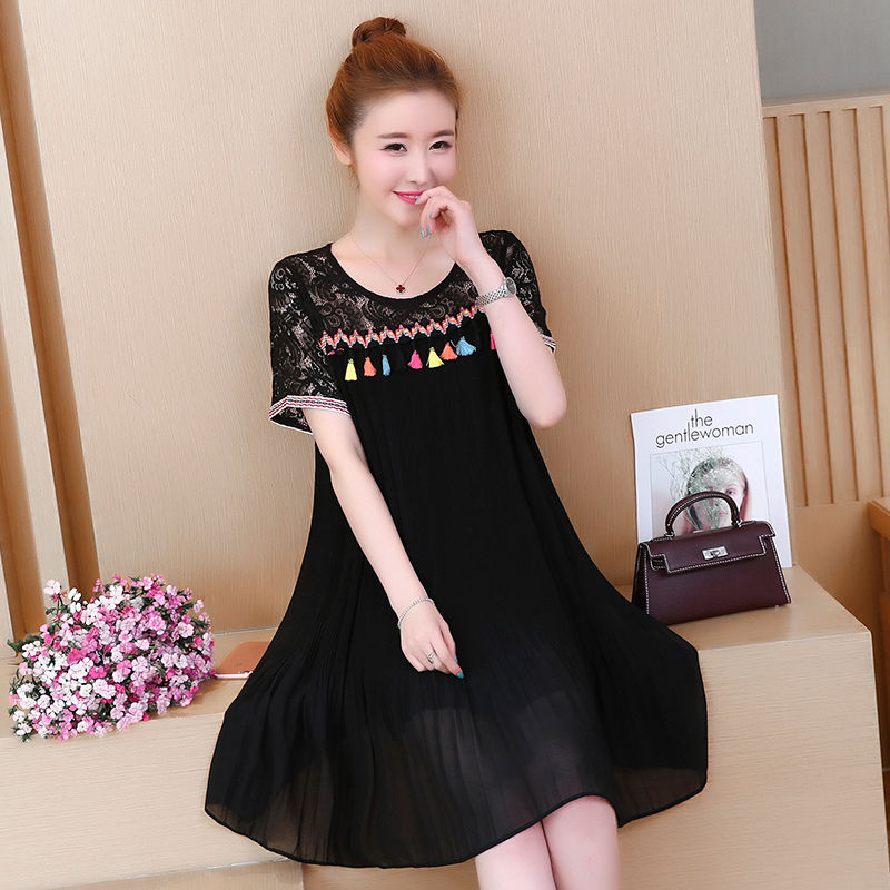 出街就是要穿得漂亮，新上的“秋裙”竟如此时尚，显白又优雅