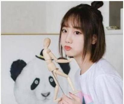  [女生]2020齐头帘发型，女生修脸齐头帘这样扎，变年轻
