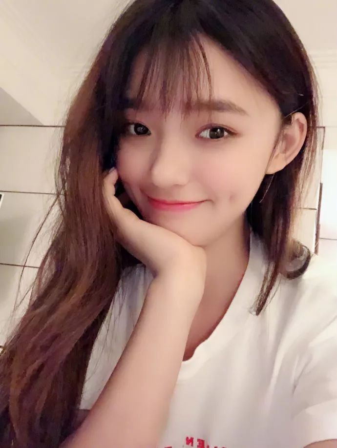 羡慕| 瘦身14斤达到颜值巅峰，林允的少女肌也太水灵了!