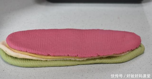 营养:做馒头加点儿料,好看又好吃,香软又营养,孩子们特喜欢抢着吃!