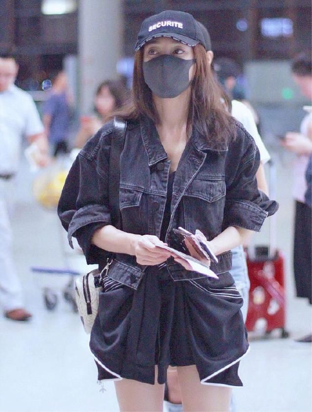 倪妮古力娜扎秦岚三人撞衫,同款牛仔外套,不拼颜值拼衣品