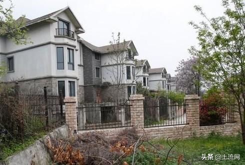 住建部全面清理排查违建别墅，农村自建别墅是否包含在内?