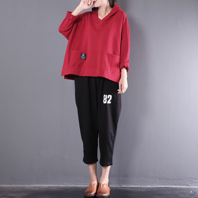 个子矮的女人有福了!用这些棉麻小衫配短外套，美的就是与众不同