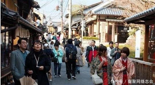 日本街道为什么那么干净, 印度游客说出大实话 他们是被逼出来的