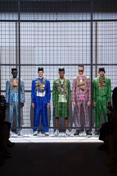 疯狂套装 川久保玲的男装设计不爱传统束缚