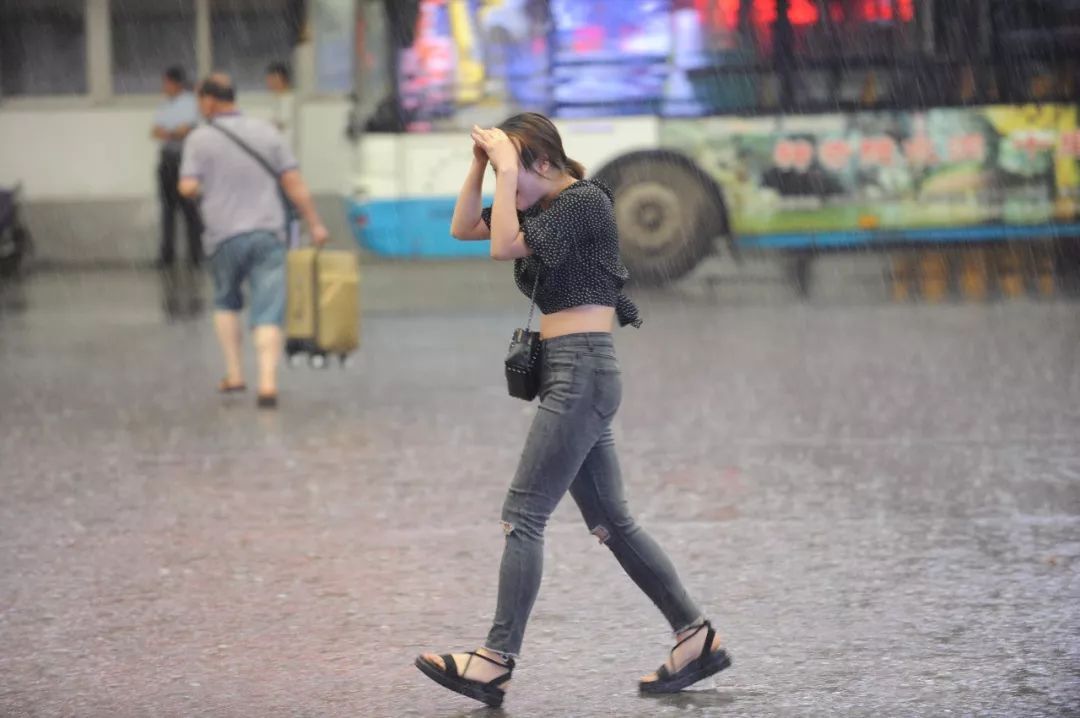 紧急提醒！双流人注意！今晚有暴雨+大风，并伴随雷电……