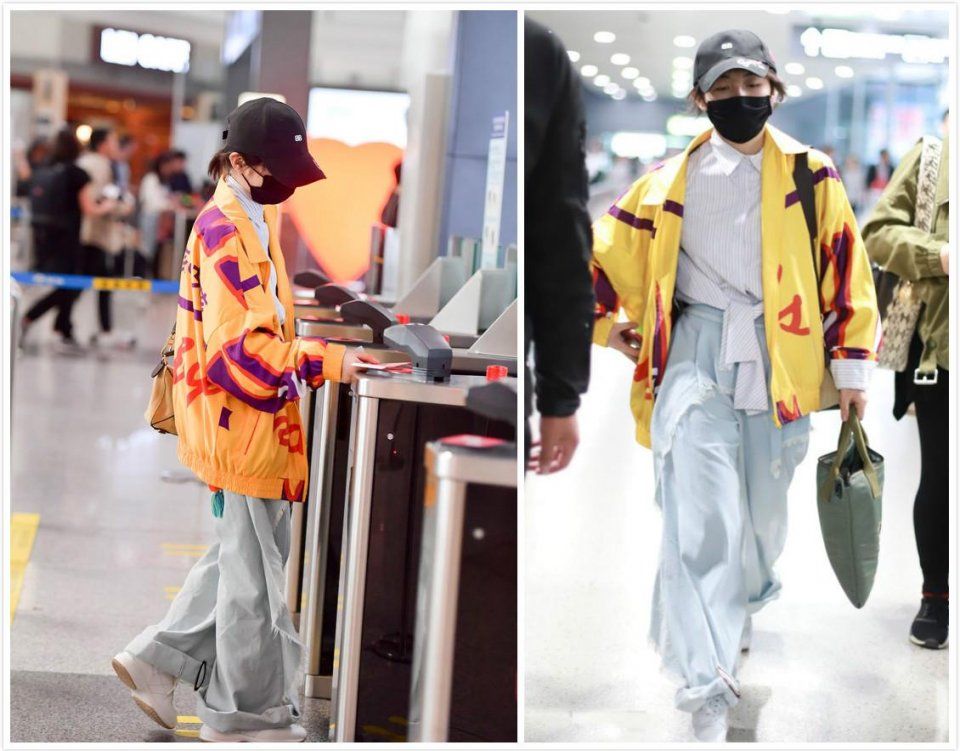 16岁实力派小花频频上热搜，衣服穿成这样，女星中还真是少见