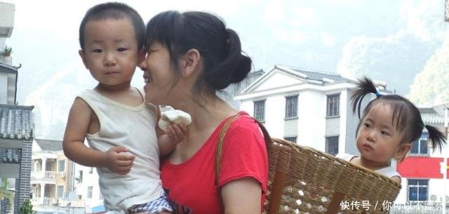  【答案】二孩政策意外“遇冷”，专家想不通原因，老农给出3个犀