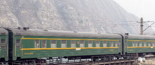 中国最贵的火车票，是飞机票的三倍，但经常票卖的一票难求！