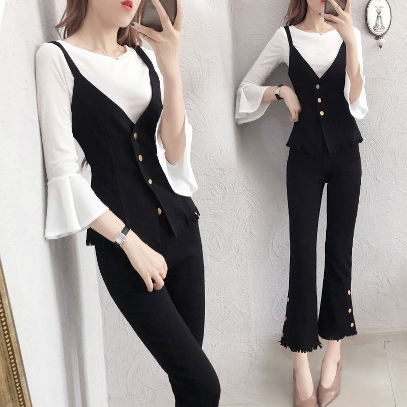 腿短的小个子女生，中秋国庆选一款短裙小套装，娇俏显高美炸了