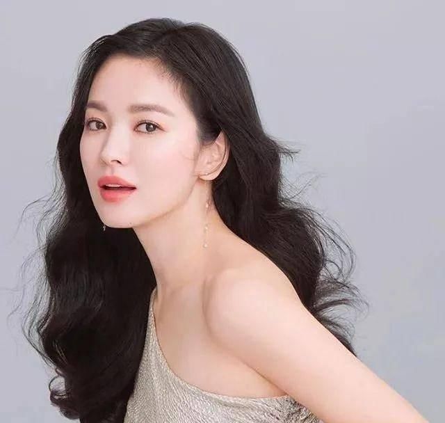  『纯真』剪了短发的乔妹，带着那股纯真劲儿又回来了