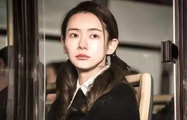 张天爱、戚薇素颜一言难尽,但涂个口红瞬间颜值开挂!我服了!