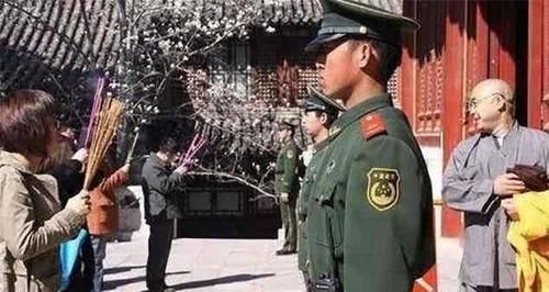 中国最“厉害”的寺庙，门口有武警镇守，少林寺也要“退让三分”