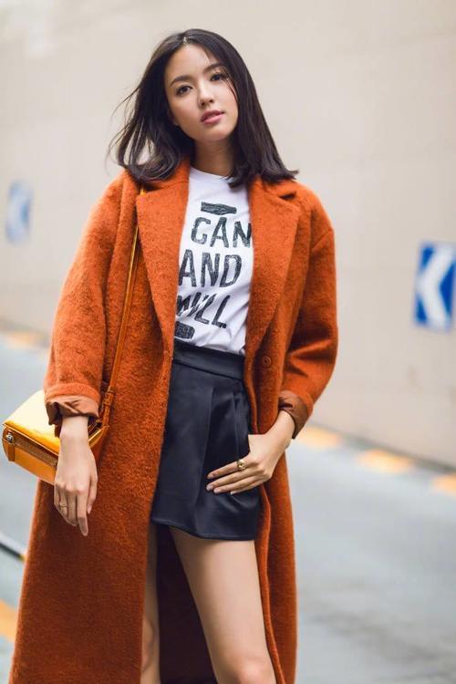 182cm张梓琳厉害呀！硬是把连衣裙穿成上衣，全身都是腿！