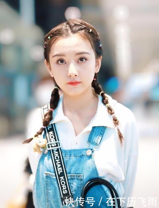 #扎发真#别总是“披头散发”!2020年大火的5种“扎发”,不挑人还好看!