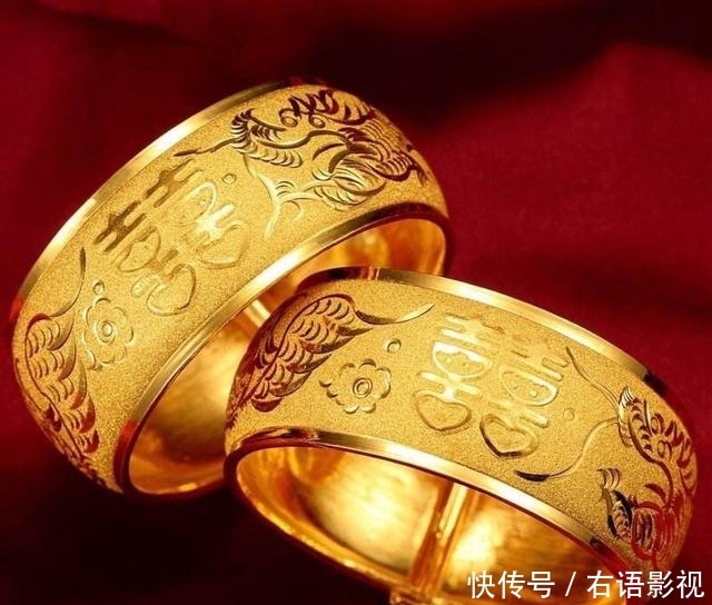  「轻松」黄金首饰在家洗不干净？黄金店老板教我诀窍，轻松清洗干净，学学