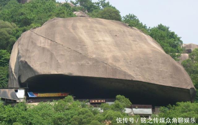 『鲜有』国内被石头压着的寺庙,距今400多年历史,地处偏僻鲜有人知!