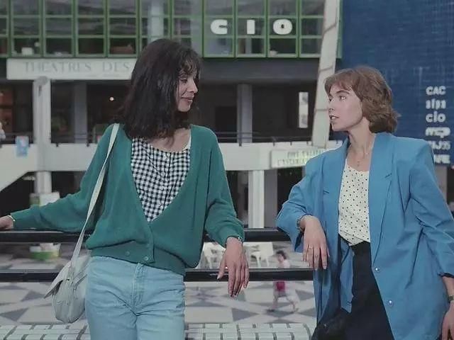 这次我们不谈情说爱，一起来聊聊那些爱情电影中被忽略的时髦搭配