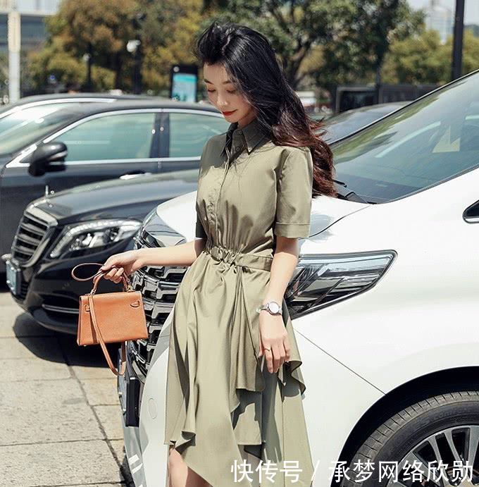  显瘦：军绿色衬衫连衣裙，如何穿搭？小姐姐这样穿显瘦又遮肉