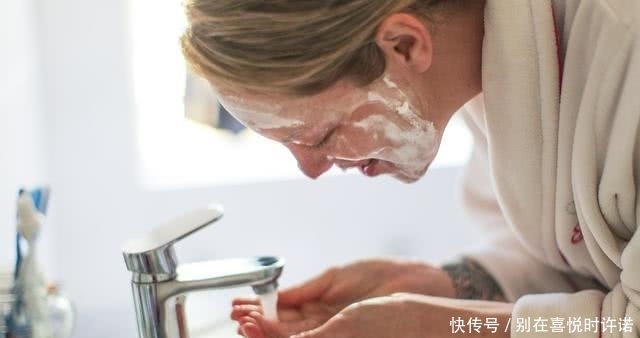 紫外线的照@女人不管奔几,洗脸后要懂得“4不要”,不然再贵的护肤品也白用