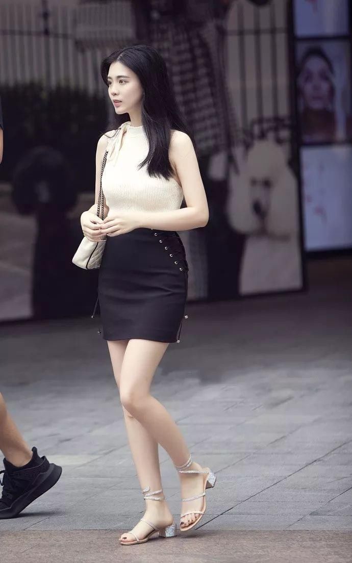 旅拍:楚楚动人，惊艳不凡的性感漂亮美女