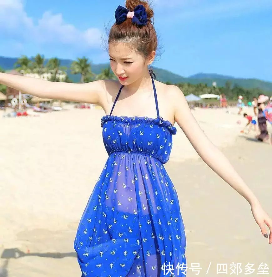 街拍:穿着迷人白皙清新的小姐姐,各有各的风景!