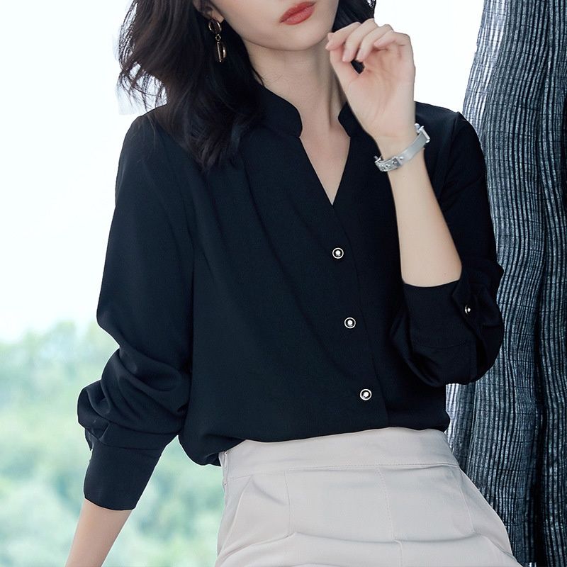 国庆游玩，女人别再裙子配高跟鞋，瞧这样的套装，一款比一款美嫩