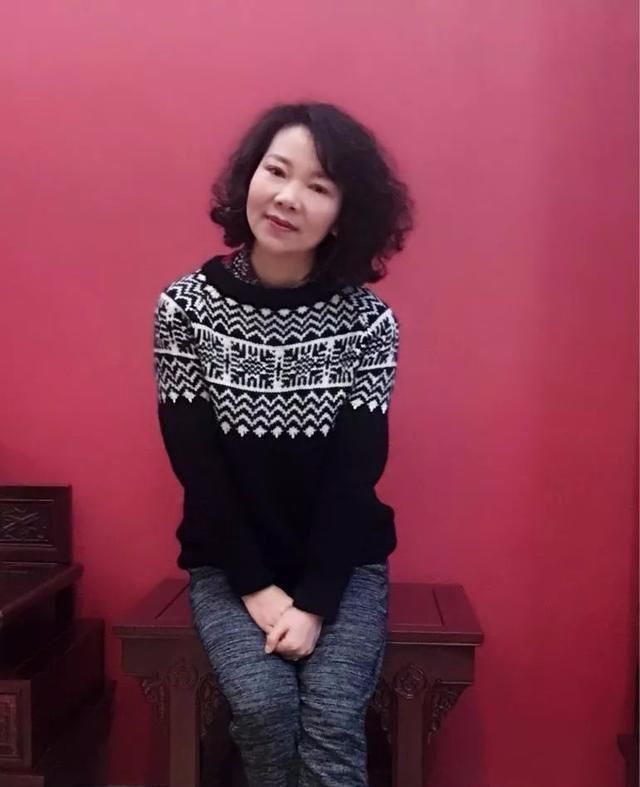  #图解#从下往上织女士棒针提花毛衣，黑白搭配经典时尚（附图解）
