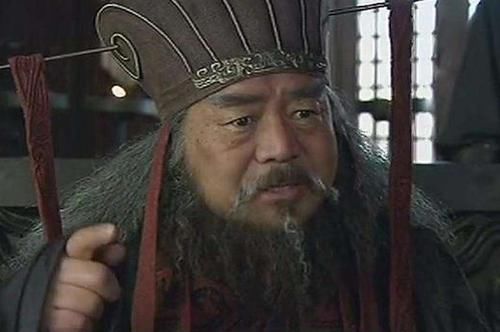 #大汉天子#汉献帝最恨的人既不是董卓,也不是曹操,他才是真正的汉贼