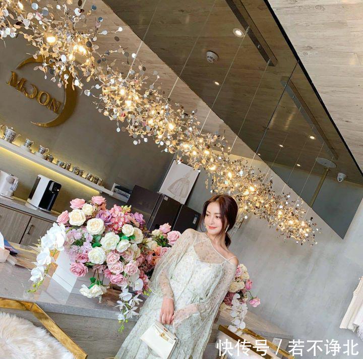  『名媛』夏季名媛穿搭更时尚，显高贵又显气质，简约造型也能美成女神