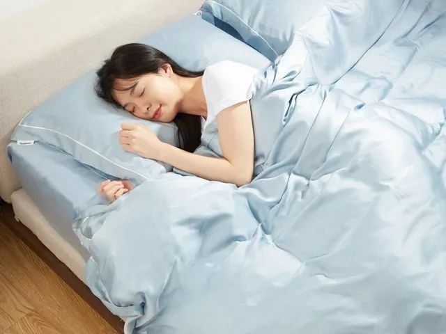 比真丝还滑、比纯棉还透气、比亚麻还凉爽的床品,真的存在!丨品