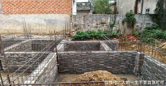 乡村大哥仅仅花了20万，就建了精美的别墅，乡亲们却很妒忌呀！