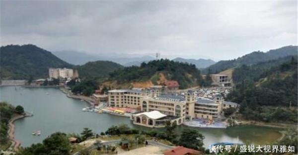 去福建龙岩旅行，这5个地方不要错过了，永定土楼你去过吗