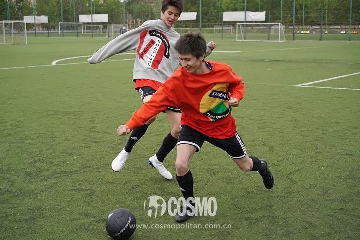 俄罗斯的时装可比足球好看多了，比如维特萌