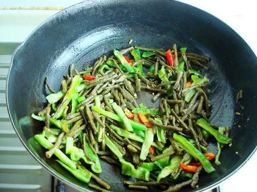  春天@春天最该吃的1道菜，炒一炒就熟，好吃营养高，又鲜又解馋！