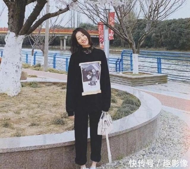 卫衣■卫衣这样穿才不会无聊！
