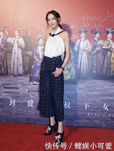 张钧甯出席活动，穿白色交叉露肩上衣配阔腿裤，锁骨让人羡慕！